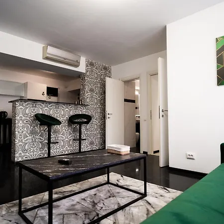 Cozy Close To Old Town Apartment Bucharest